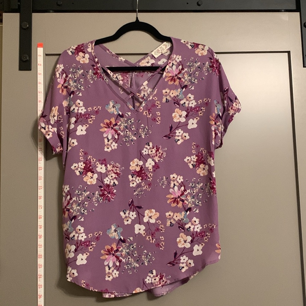 Pink Rose Vintage Purple Floral Criss Cross V-Neck Short Sleeve Top Size Medium